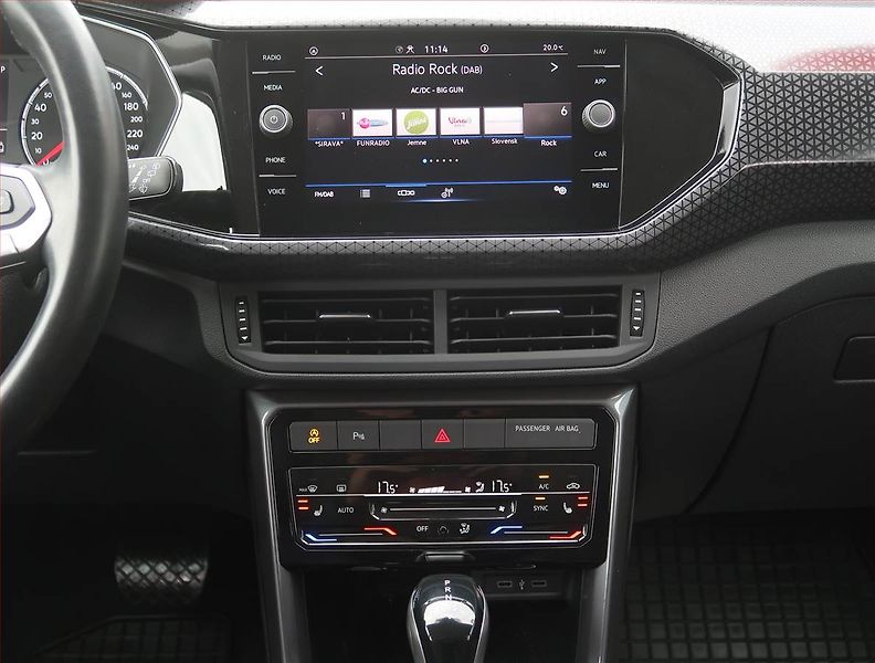 Volkswagen T-Cross (2021) 1.0 TSI - fotka 12 z 19