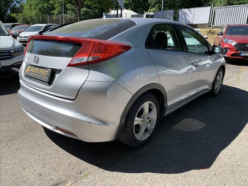 Honda Civic 1,3 i,ČR - fotka 7 z 16