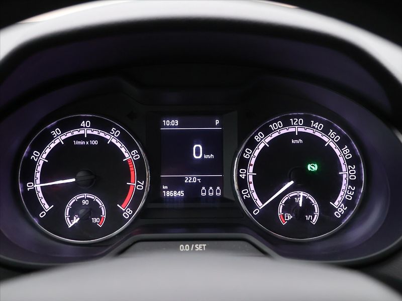 Škoda Octavia 1,5 TSI 110kW Ambition DSG CZ - fotka 14 z 28