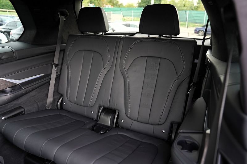 BMW X7 40d xDrive/Mpaket/AT9/22/340PS - fotka 41 z 50