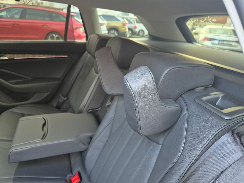 Škoda Superb Combi 2,0 TDI DSG 4x4 142kW L& - fotka 17 z 41
