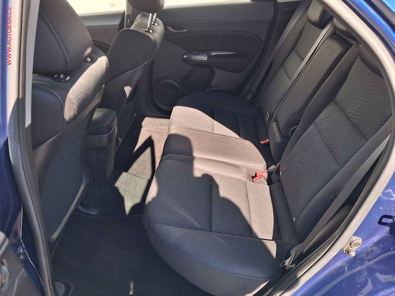 Honda Civic (2008) 1.4 i-VTEC, ČR, AC, tempo - fotka 10 z 17