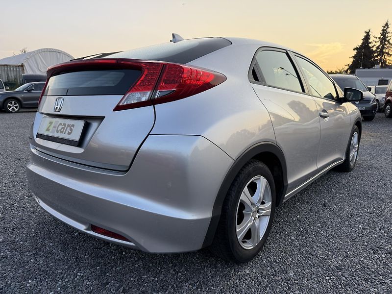 Honda Civic 1.3i-VTEC 73kW ČR - fotka 5 z 17