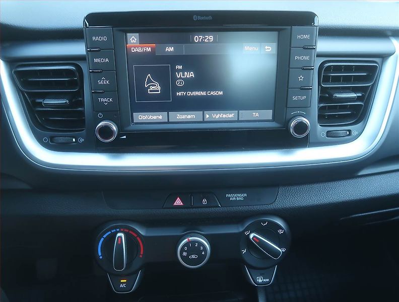 Kia Stonic (2017) 1.4 CVVT, Serv.kniha, Tempomat - fotka 12 z 16