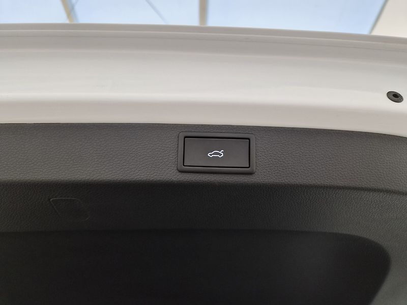 Škoda Karoq 1.5 TSI Top selection - fotka 27 z 27