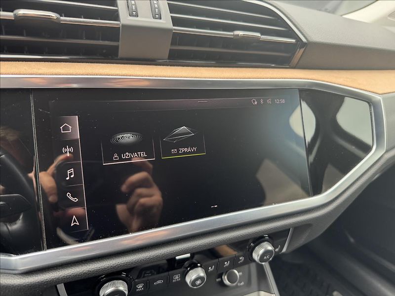 Audi Q3 2,0 40TDI quattro S tronic DPH - fotka 19 z 29