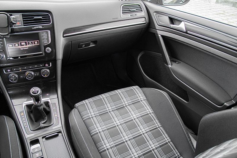 Volkswagen Golf - fotka 28 z 29