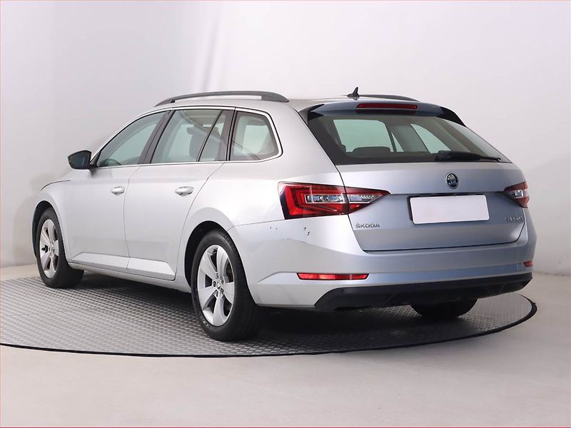 Škoda Superb (2016) 2.0 TDI, Bi-Xenony, Tempomat - fotka 4 z 21