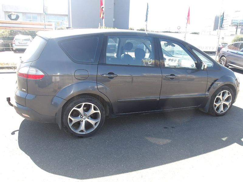 Ford S-MAX 2,0TDCi103kW ČR 1.MAJ.!!! - fotka 9 z 27