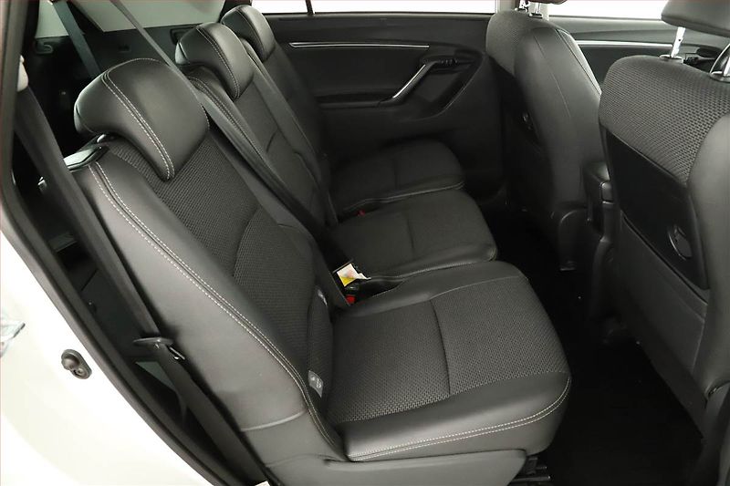 Toyota Verso (2017) 1.6 D-4D, 7 míst, Navi, Xenony - fotka 7 z 16