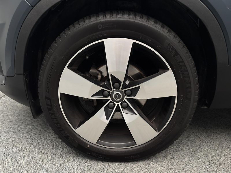 Volvo XC40 T3 MOMENTUM CZ 1.maj - fotka 47 z 47
