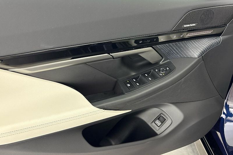 BMW Řada 5 540d xDrive Touring - fotka 17 z 20