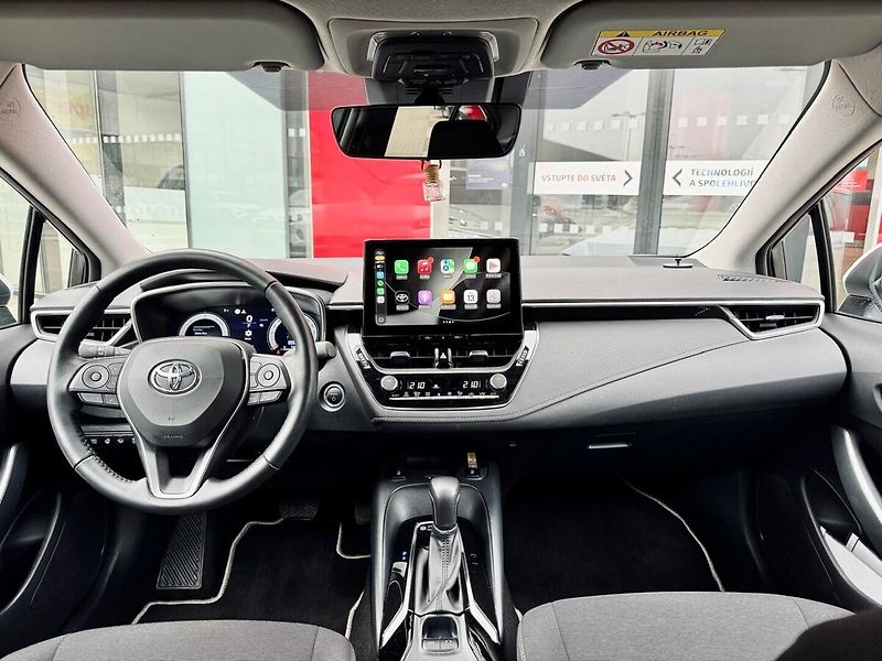 Toyota Corolla 1,8 Hybrid Style - fotka 10 z 16
