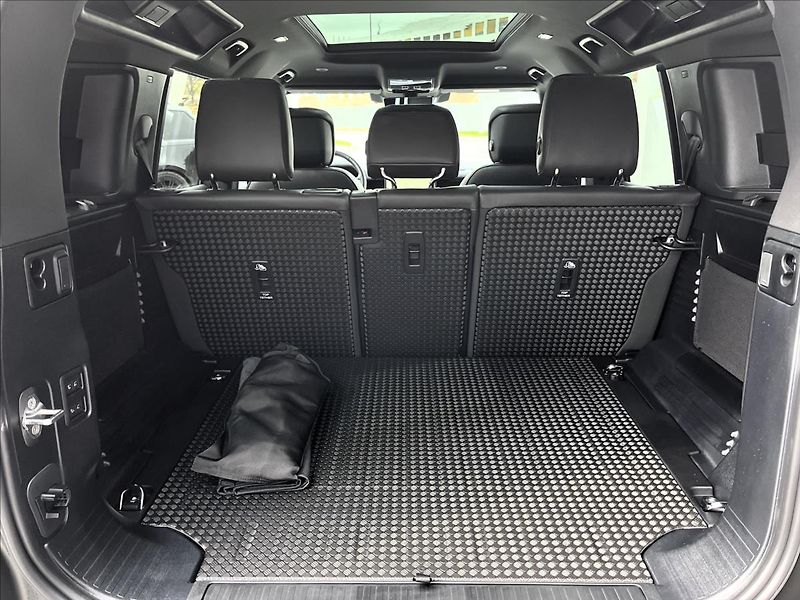 Land Rover Defender (2026) 110 D250 X-DYNAMIC SE - fotka 5 z 31