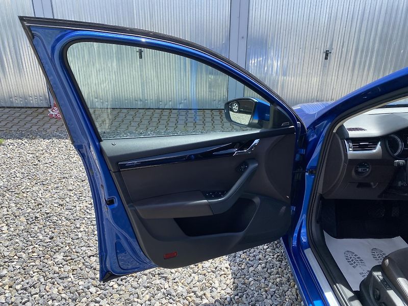 Škoda Octavia 2.0TDi L+K CZ WEBASTO 4x4 - fotka 91 z 165