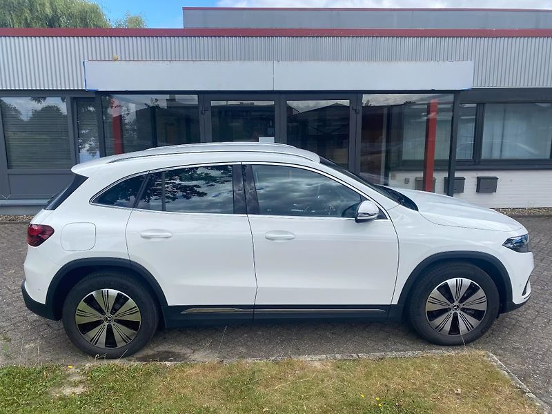 Mercedes-Benz EQA 300 4M Progressive Facelift - fotka 3 z 14