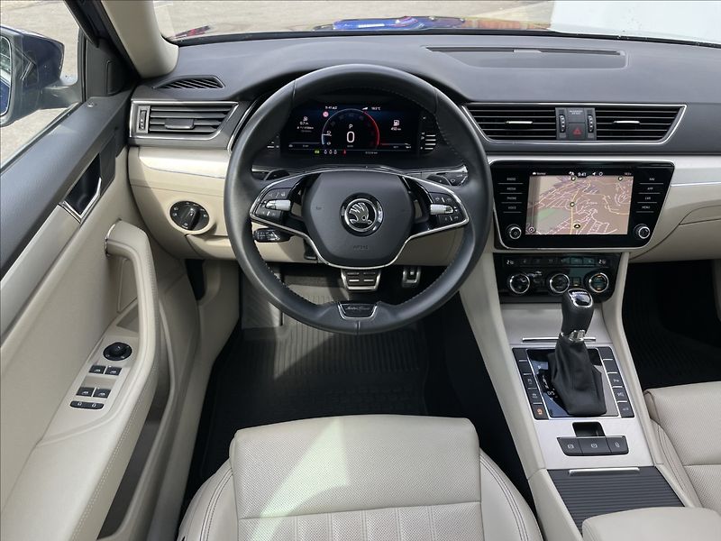 Škoda Superb 2,0 TDI DSG Combi L&K TAŽNÉ - fotka 7 z 23