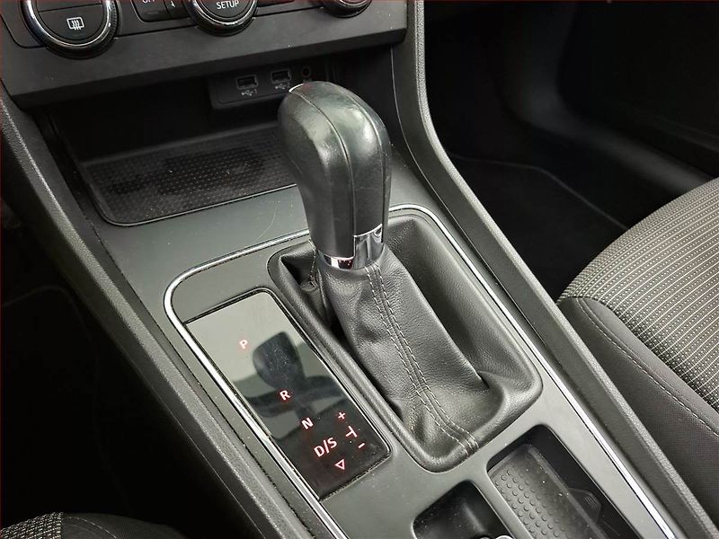 Seat Leon (2019) 1.6 TDI, Automat - fotka 13 z 17