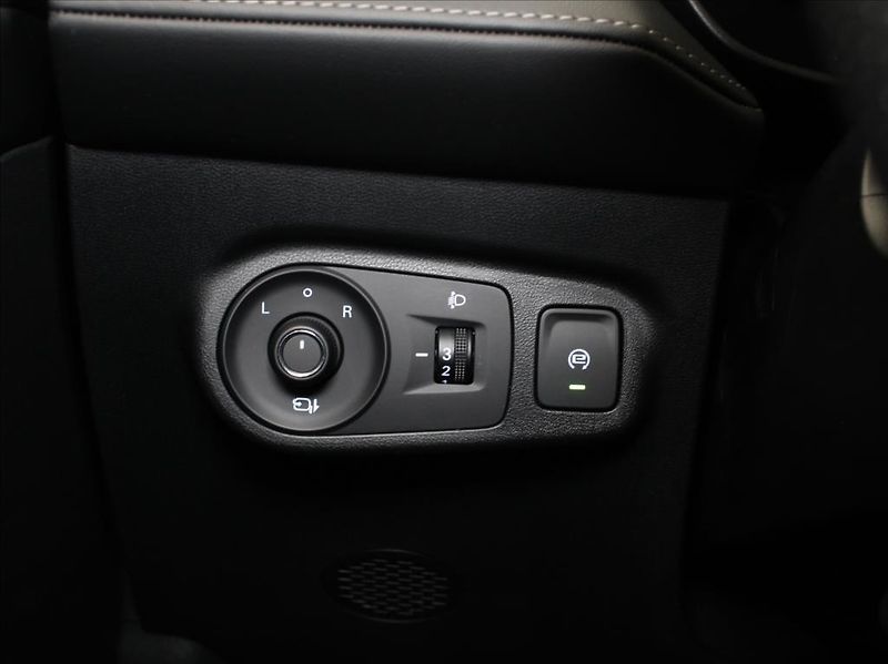 MG ZS 1,5 i 85kW Elegance 6970km. ČR - fotka 21 z 26