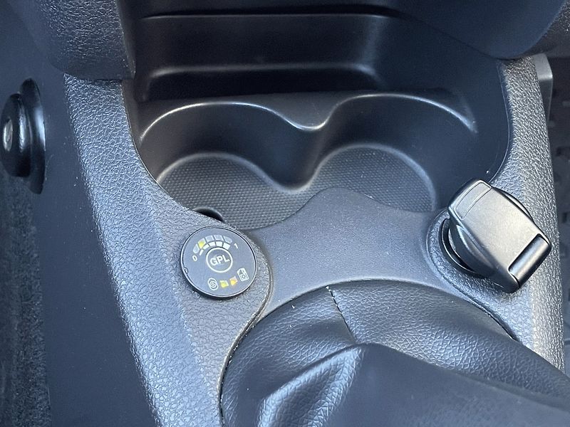 Dacia Logan (2017) MCV Arctica 0,9TCe 90k LPG - fotka 14 z 20