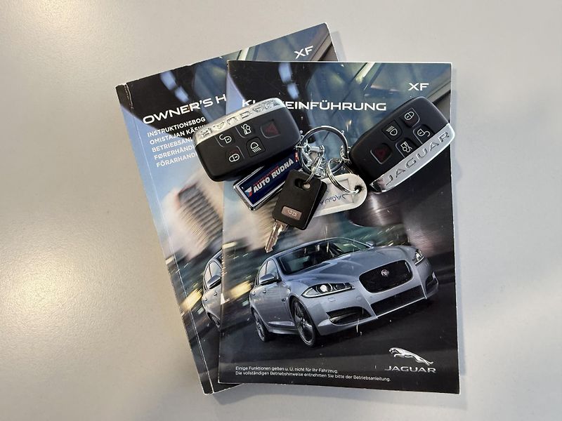 Jaguar XF 3,0 V6 Sportbrake REZERVACE - fotka 35 z 37