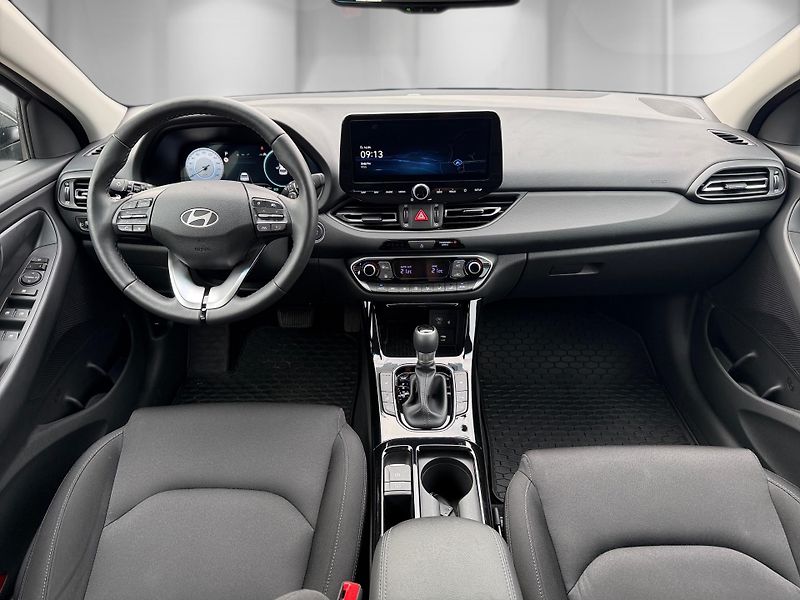 Hyundai i30 (2025) 1,5 T-GDi 103 kW STYLE - fotka 19 z 24