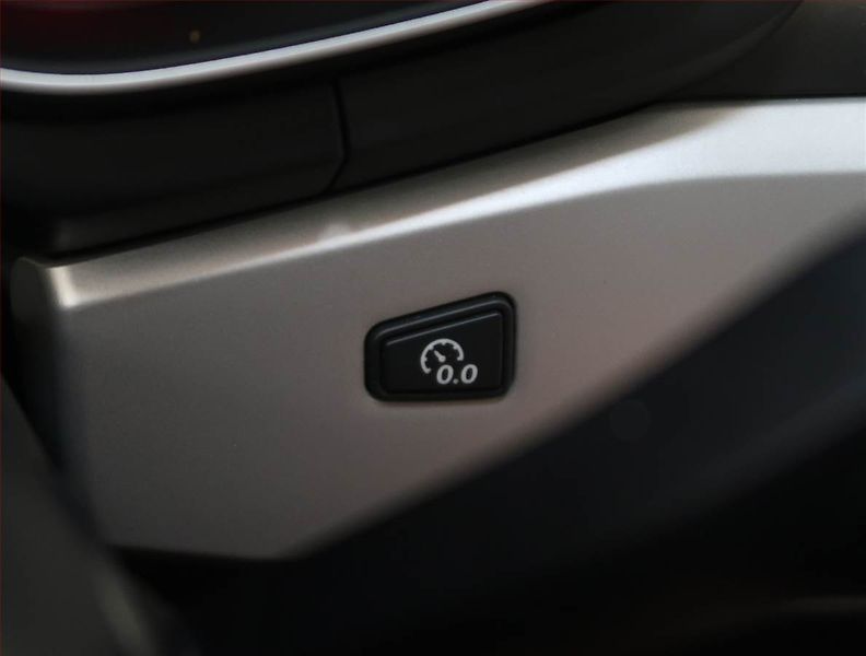 Audi A4 (2019) 30 TDI, Automat, Navi - fotka 22 z 27