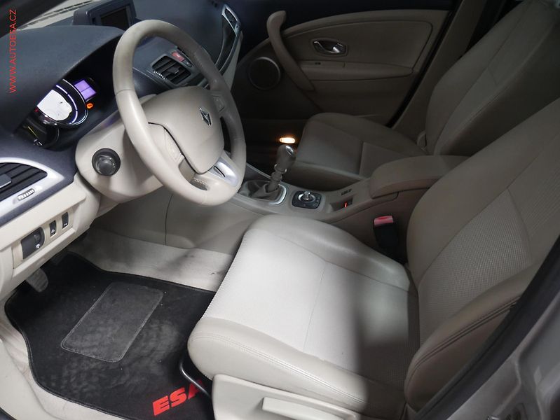 Renault Mégane (2010) 1.9 dCi, Navi, AC - fotka 9 z 18