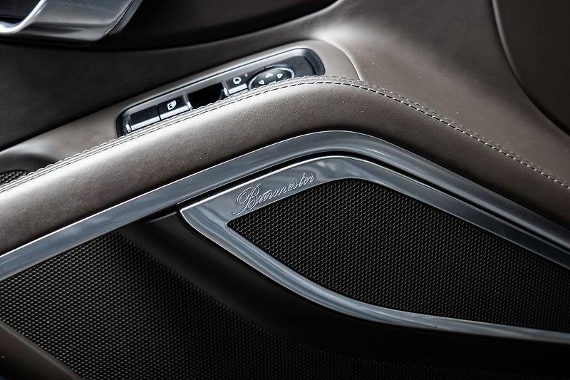Porsche 911 Turbo S Karbon/Burmester/PCCB/ - fotka 18 z 23
