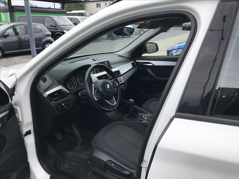BMW X1 2,0   XDRIVE 4x4 - fotka 7 z 19