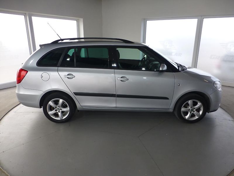 Škoda Fabia (2009) 1,6i-77KW**DSG**KLIMA**PARK.S* - fotka 4 z 24
