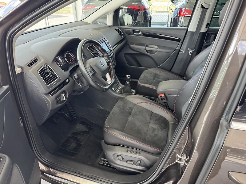 Seat Alhambra (2020) 1,4TSi FR-LINE 7.MÍST - fotka 16 z 33