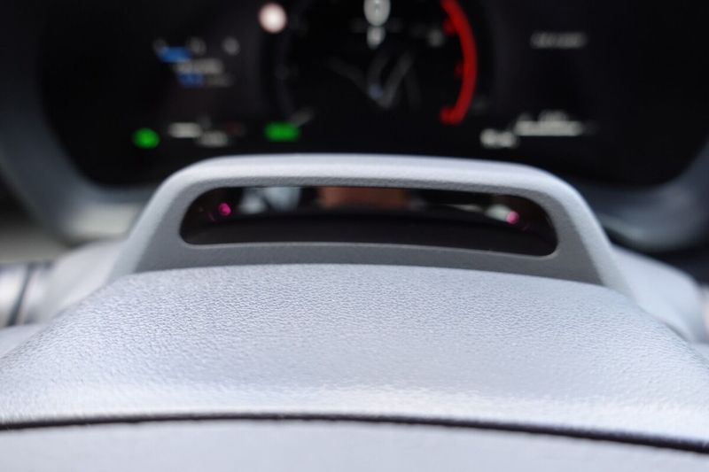 Lexus LBX 1,5 HEV Elegant Tech - fotka 28 z 35