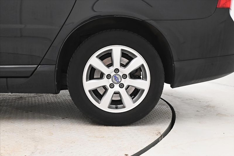 Volvo V70 2,0 120kW D4 Manuál Tažné - fotka 29 z 29