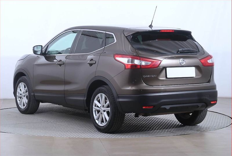 Nissan Qashqai (2014) N-Connecta 1.2 DIG-T - fotka 4 z 21