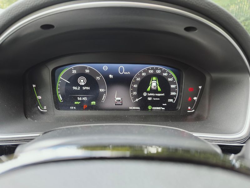 Honda Civic (2023) Honda 2.0 e:HEV, ADVANCE - fotka 9 z 11