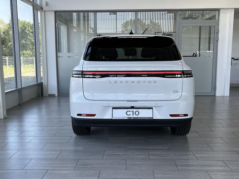 Leapmotor C10 REEV (2025) DESIGN Hybrid EV - fotka 5 z 17