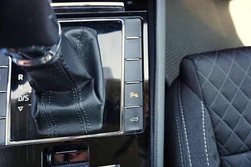 Škoda Superb (2018) STYLE 2,0 TSI 162 kW - fotka 44 z 58