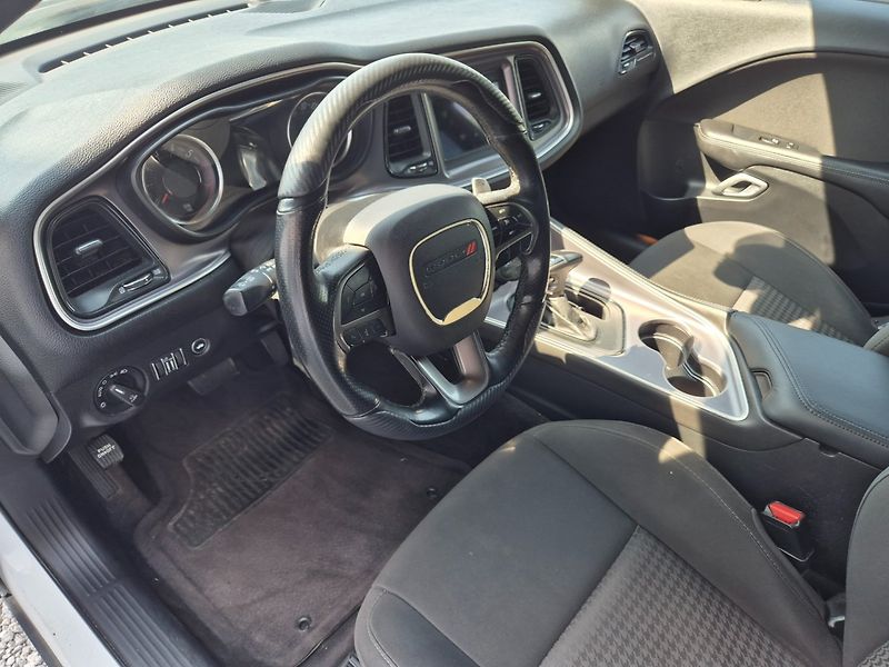 Dodge Challenger (2019) 5.7Hemi Nová STK - fotka 21 z 32