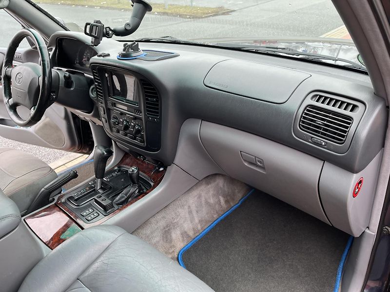 Toyota Land Cruiser 4.6 V8 LPG - fotka 15 z 24