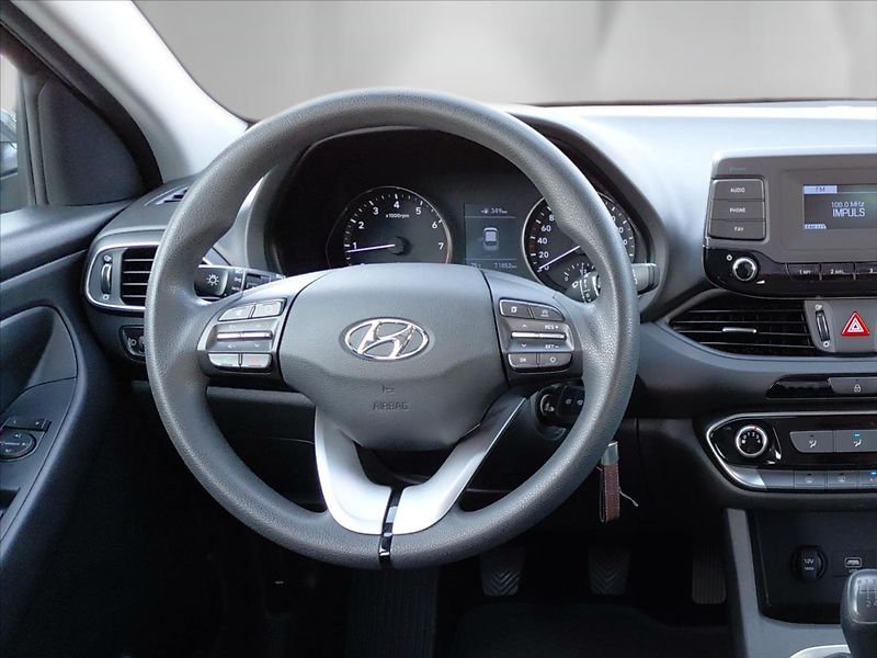 Hyundai i30 1,4   1.4CVVT Start Plus - fotka 14 z 22