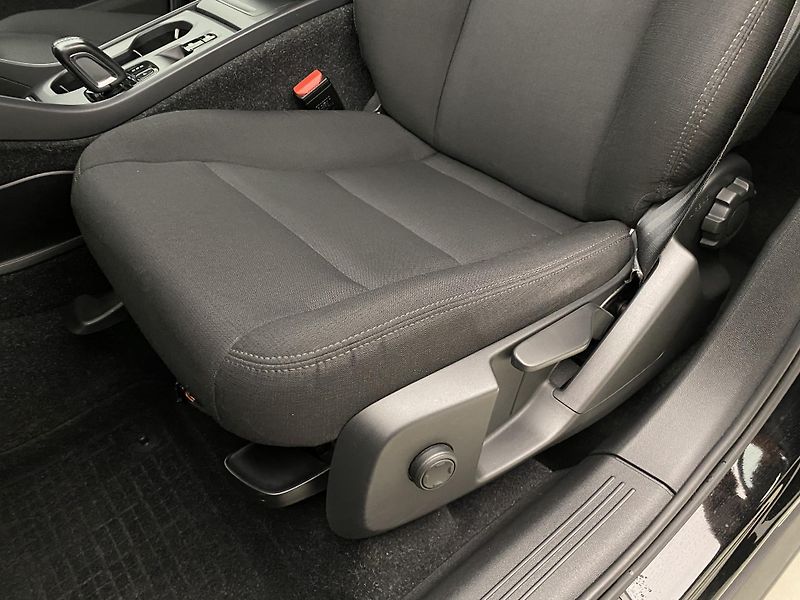 Volvo XC40 D3 AWD MOMENTUM AUT  - fotka 24 z 38