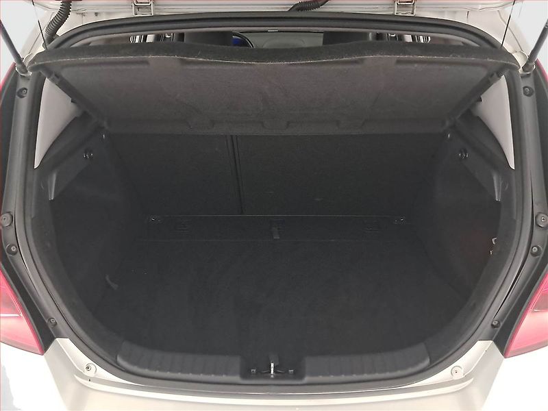 Hyundai i30 (2011) 1.4 CVVT, LPG, ČR,1.maj - fotka 14 z 17