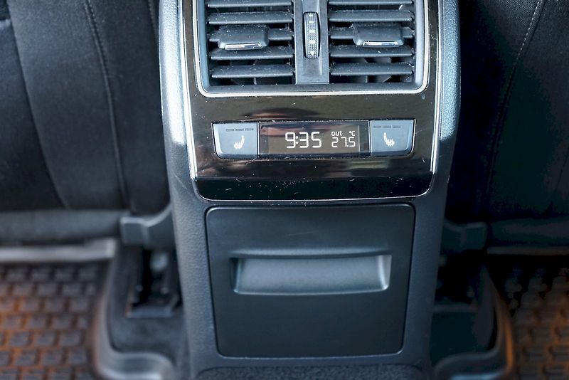 Škoda Superb (2018) TDI 110 kW DSG Style - fotka 27 z 29