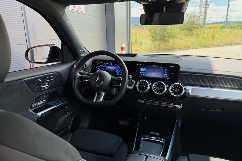 Mercedes-Benz EQB (2025) EQB 300 4Matic AMG Line - fotka 47 z 56