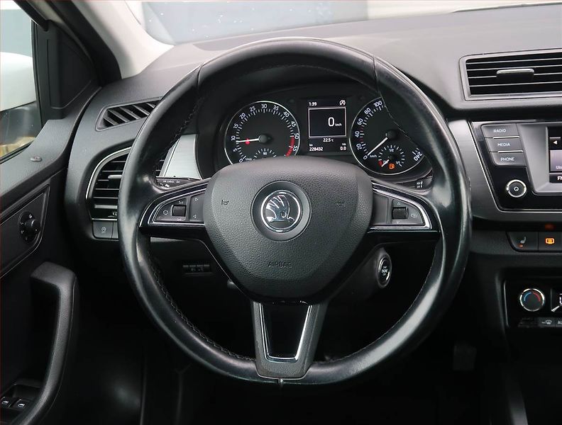 Škoda Fabia (2015) Style 1.4 TDI, Park. senzory - fotka 15 z 21