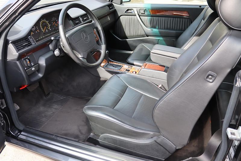 Mercedes-Benz 124 E320 CABRIO 162kW - fotka 22 z 50