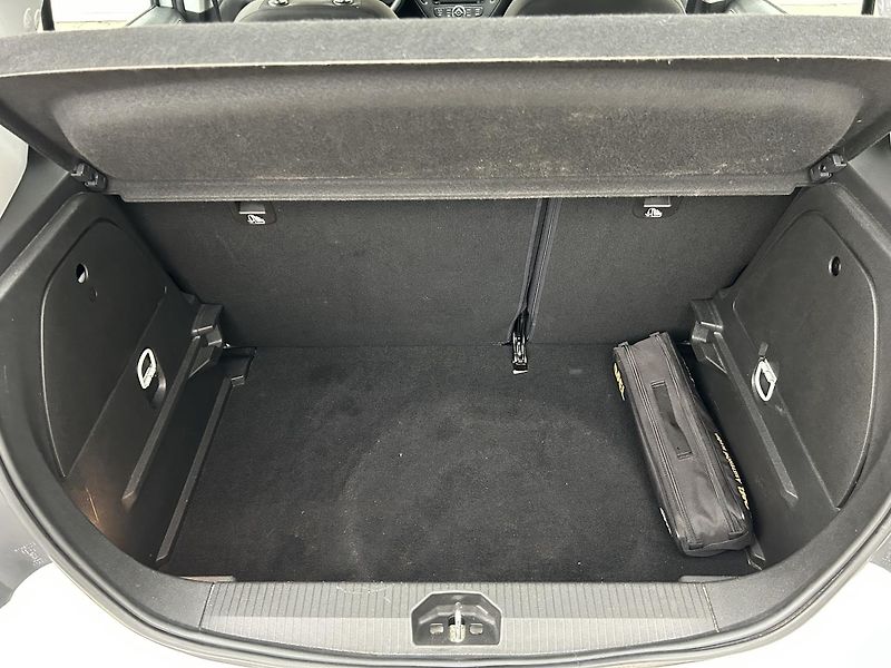 Opel Corsa 1.4 . Enjoy - fotka 20 z 21