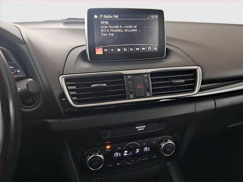 Mazda 3 (2014) 1.5 Skyactiv-G, Navi, Tempomat - fotka 12 z 19