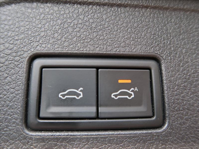 Volkswagen Passat 2,0 TDi,110kW,1majČR,Highline - fotka 25 z 27